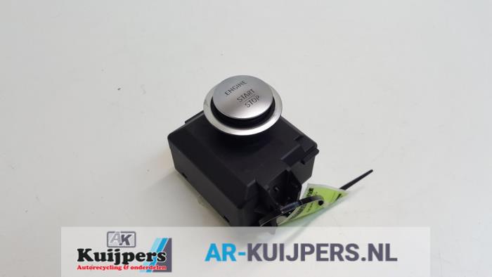 Używane Przelacznik Start/Stop Mercedes CLA (117.3) 2.0 CLA-250 Turbo 16V 4-Matic Cena € 45,00 Procedura marży oferowane przez Autorecycling Kuijpers
