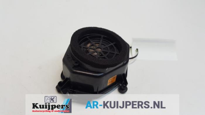 Używane Glosnik Mercedes CLA (117.3) 2.0 CLA-250 Turbo 16V 4-Matic Cena € 20,00 Procedura marży oferowane przez Autorecycling Kuijpers