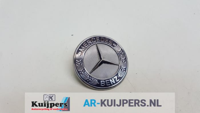 Begagnade Emblem Mercedes CLA (117.3) 2.0 CLA-250 Turbo 16V 4-Matic Pris € 18,00 Marginaltabell erbjuds av Autorecycling Kuijpers