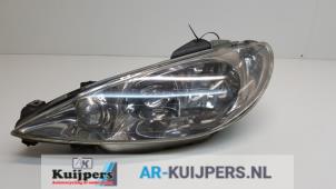 Used Headlight, left Peugeot 206 CC (2D) 2.0 16V Price € 19,00 Margin scheme offered by Autorecycling Kuijpers