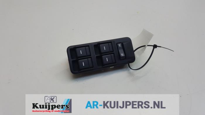 Usados Interruptor combinado de ventanillas Landrover Range Rover Sport (LS) 2.7 TDV6 24V Precio € 60,00 Norma de margen ofrecido por Autorecycling Kuijpers