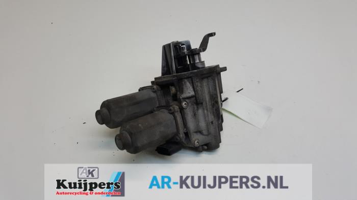 Gebrauchte Schaltroboter Opel Corsa C (F08/68) 1.0 12V Preis € 100,00 Margenregelung angeboten von Autorecycling Kuijpers