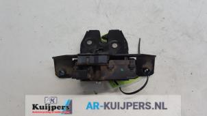 Używane Mechanizm zamka tylnej klapy Chevrolet Aveo (300) 1.3 D 16V Cena € 15,00 Procedura marży oferowane przez Autorecycling Kuijpers