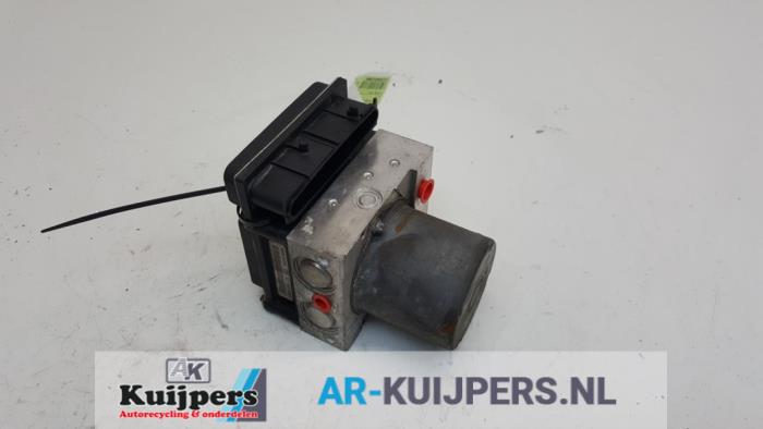 Used ABS pump Mercedes B (W245) 2.0 B-200 16V Turbo Price € 20,00 Margin scheme offered by Autorecycling Kuijpers