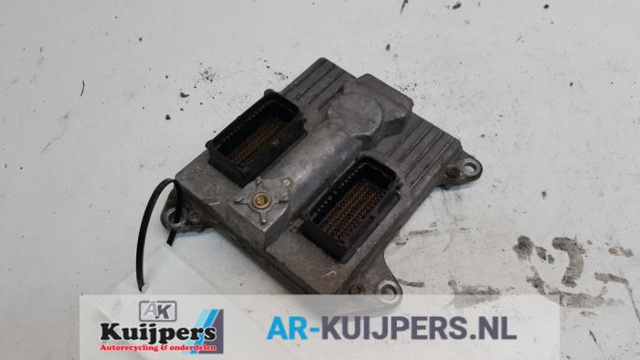 Used Engine management computer Opel Signum (F48) 2.2 Direct 16V Price € 45,00 Margin scheme offered by Autorecycling Kuijpers
