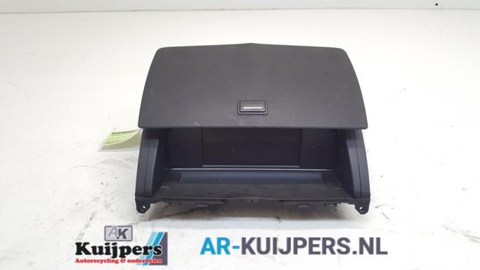 Begagnade Innerdisplay Mercedes C (W204) 1.8 C-180 CGI 16V Pris € 45,00 Marginaltabell erbjuds av Autorecycling Kuijpers