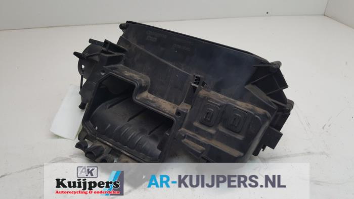 Begagnade Luftfilterhus Mercedes C (W204) 1.8 C-180 CGI 16V Pris € 25,00 Marginaltabell erbjuds av Autorecycling Kuijpers