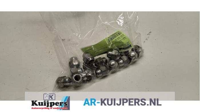 Używane Nakretka sruby kola Kia Picanto (TA) 1.0 12V Cena € 15,00 Procedura marży oferowane przez Autorecycling Kuijpers