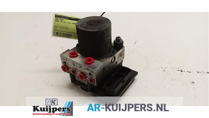 Usagé Bloc ABS Audi A4 (B7) 2.0 TDI 16V Prix € 45,00 Règlement à la marge proposé par Autorecycling Kuijpers