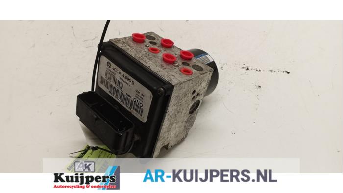 Begagnade ABS-pump Volkswagen Passat Variant (3C5) 2.0 FSI 16V Pris € 25,00 Marginaltabell erbjuds av Autorecycling Kuijpers