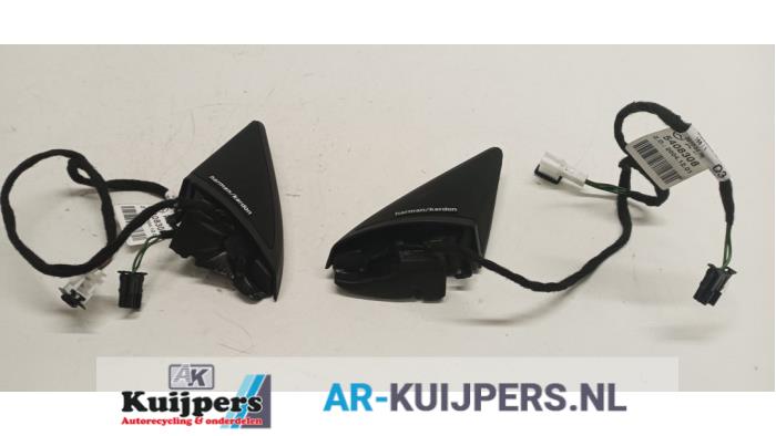 Begagnade Högtalarset Mercedes CLS (C219) 350 CDI 24V Pris € 20,00 Marginaltabell erbjuds av Autorecycling Kuijpers