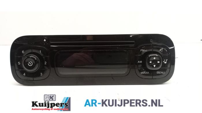Używane Radio Fiat Panda (312) 0.9 TwinAir Turbo 85 Cena € 95,00 Procedura marży oferowane przez Autorecycling Kuijpers