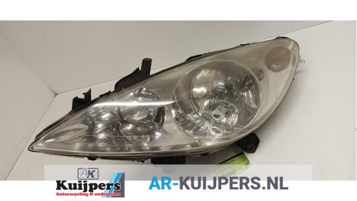 Usagé Reflektor lewy Peugeot 307 CC (3B) 2.0 16V Prix € 30,00 Règlement à la marge proposé par Autorecycling Kuijpers