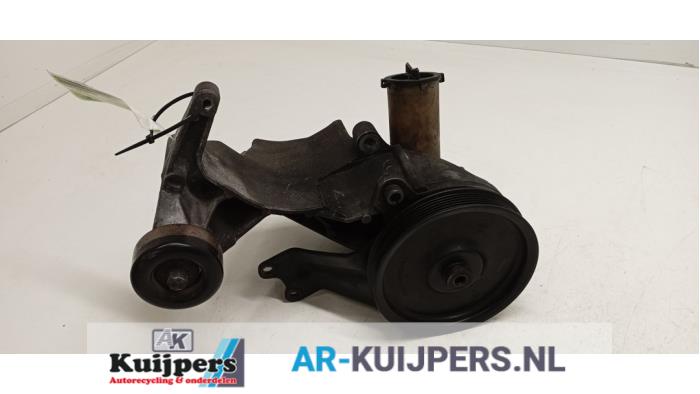 Usagé Pompe de direction Ford Usa Mustang IV 3.8 Prix € 120,00 Règlement à la marge proposé par Autorecycling Kuijpers