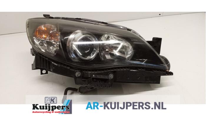Używane Reflektor prawy Subaru Impreza III (GH/GR) 2.0D AWD Cena € 225,00 Procedura marży oferowane przez Autorecycling Kuijpers