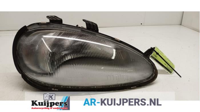 Używane Reflektor prawy Mazda MX-3 (EC) 1.8i V6 24V Cena € 40,00 Procedura marży oferowane przez Autorecycling Kuijpers