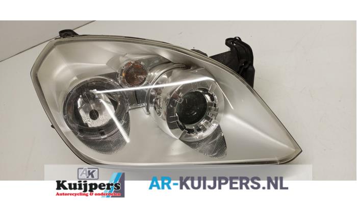 Używane Reflektor prawy Opel Tigra Twin Top 1.8 16V Cena € 60,00 Procedura marży oferowane przez Autorecycling Kuijpers