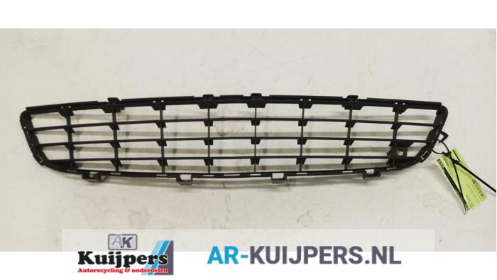 Używane Grill Opel Vectra C GTS Cena € 22,00 Procedura marży oferowane przez Autorecycling Kuijpers