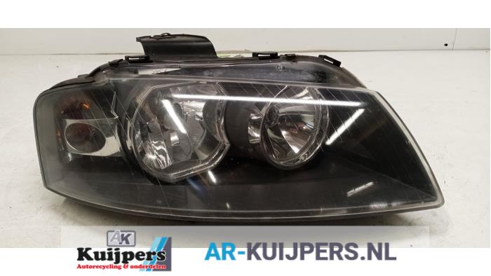 Używane Reflektor prawy Audi A3 Cena € 39,00 Procedura marży oferowane przez Autorecycling Kuijpers
