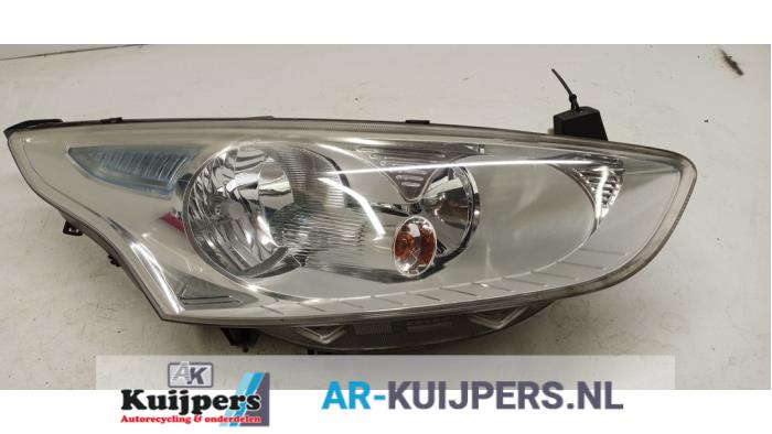 Używane Reflektor prawy Ford B-Max (JK8) Cena € 150,00 Procedura marży oferowane przez Autorecycling Kuijpers
