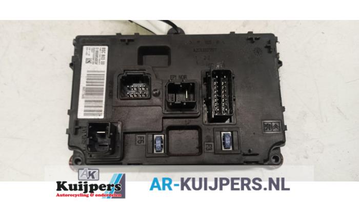 Używane Modul haka holowniczego Citroen Berlingo 1.6 BlueHDI 100 Cena € 50,00 Procedura marży oferowane przez Autorecycling Kuijpers