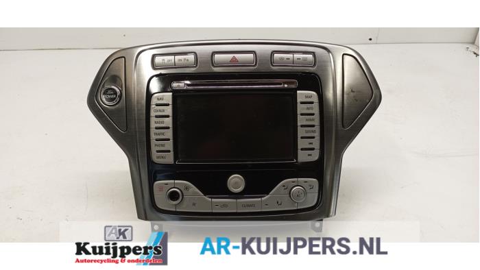 Używane Radio Ford Mondeo IV Wagon 2.0 16V Cena € 100,00 Procedura marży oferowane przez Autorecycling Kuijpers