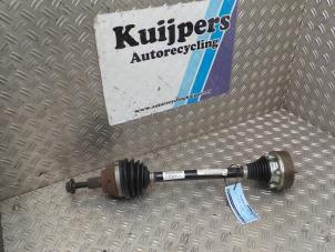 Usagé Arbre de transmission avant gauche Volkswagen Golf VI (5K1) Prix € 30,00 Règlement à la marge proposé par Autorecycling Kuijpers
