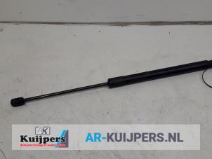 Used Rear gas strut, left Audi Q5 (8RB) 2.0 TFSI 16V Quattro Price € 15,00 Margin scheme offered by Autorecycling Kuijpers