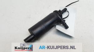 Używane Pompa spryskiwacza reflektorów Volkswagen Polo V (6R) 1.4 16V Cena € 15,00 Procedura marży oferowane przez Autorecycling Kuijpers