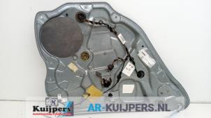 Usagé Mécanique vitre 4portes arrière gauche Volkswagen CrossPolo (9N3) 1.2 12V Prix € 19,00 Règlement à la marge proposé par Autorecycling Kuijpers
