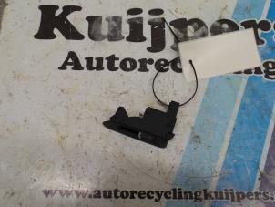 Używane Przelacznik elektrycznej szyby Volkswagen Golf VI (5K1) Cena € 10,00 Procedura marży oferowane przez Autorecycling Kuijpers