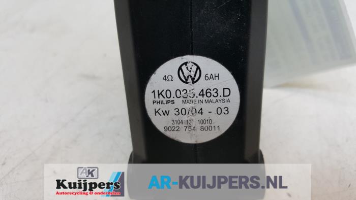 Antenne amplificateur d'un Volkswagen Golf V (1K1) 1.4 FSI 16V 2005