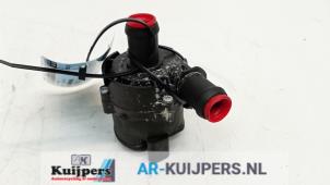 Usagé Pompe à eau supplémentaire Volkswagen Polo V (6R) 1.0 TSI 12V BlueMotion Prix € 15,00 Règlement à la marge proposé par Autorecycling Kuijpers