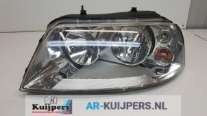 Used Headlight, left Volkswagen Sharan (7M8/M9/M6) 2.8 V6 24V Price € 25,00 Margin scheme offered by Autorecycling Kuijpers