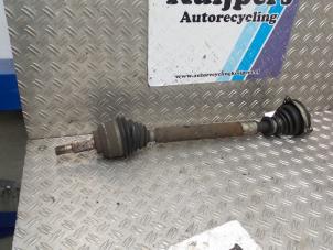 Used Front drive shaft, left Renault Laguna II Grandtour (KG) 2.0 16V Price € 30,00 Margin scheme offered by Autorecycling Kuijpers