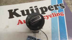 Usagé Commutateur lumière Volkswagen Up! (121) e-Up Prix € 10,00 Règlement à la marge proposé par Autorecycling Kuijpers