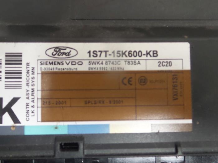 Ordinateur éclairage virage d'un Ford Mondeo III Wagon 1.8 16V 2002