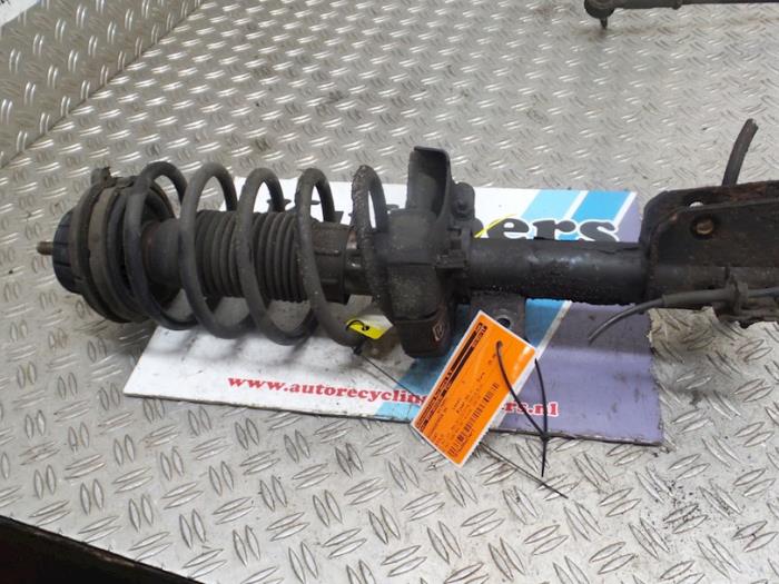 Front shock absorber, right from a Fiat Stilo (192A/B) 1.6 16V 2002