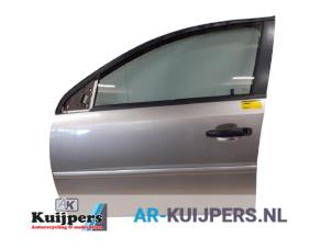 Usados Puerta de 4 puertas izquierda delante Opel Vectra C 1.8 16V Precio € 30,00 Norma de margen ofrecido por Autorecycling Kuijpers