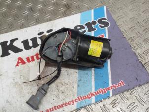 Used Front wiper motor Renault Clio II (BB/CB) 1.6 Price € 22,00 Margin scheme offered by Autorecycling Kuijpers