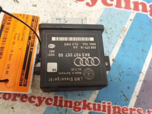Używane Sterownik oswietlenia Audi A4 Avant (B8) Cena € 25,00 Procedura marży oferowane przez Autorecycling Kuijpers