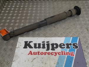 Used Rear shock absorber rubber, right Renault Clio II (BB/CB) 1.6 Price € 11,00 Margin scheme offered by Autorecycling Kuijpers