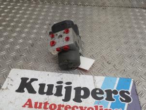 Used ABS pump Opel Zafira (F75) Price € 25,00 Margin scheme offered by Autorecycling Kuijpers