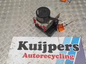 Gebrauchte ABS Pumpe Renault Master III (JD/ND/PD) Preis € 40,00 Margenregelung angeboten von Autorecycling Kuijpers