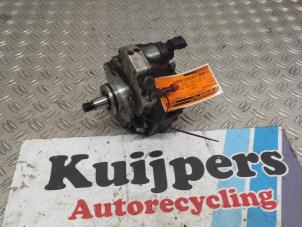 Used High pressure pump Renault Trafic New (FL) 2.5 dCi 16V 135 Price € 74,00 Margin scheme offered by Autorecycling Kuijpers