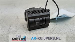 Używane Przelacznik reflektora LHV Volkswagen Up! (121) 1.0 12V 60 Cena € 10,00 Procedura marży oferowane przez Autorecycling Kuijpers
