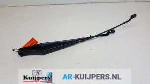 Used Front wiper arm Volkswagen Up! (121) 1.0 12V BlueMotion Load Up Price € 15,00 Margin scheme offered by Autorecycling Kuijpers
