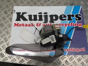 Used Seatbelt tensioner, right Chrysler PT Cruiser 2.0 16V Price € 12,00 Margin scheme offered by Autorecycling Kuijpers