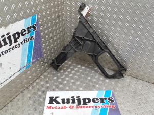 Used Rear bumper bracket, left Audi Q7 (4LB) 3.0 TDI V6 24V Price € 10,00 Margin scheme offered by Autorecycling Kuijpers