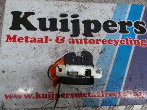 Usagé Mécanique de verrouillage hayon Volkswagen Polo IV (9N1/2/3) 1.9 TDI 100 Prix € 15,00 Règlement à la marge proposé par Autorecycling Kuijpers